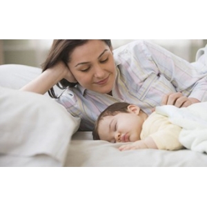 尿不湿和尿布哪个适合新生儿 刚出生的婴儿怎么用尿不湿和尿布