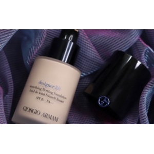 阿玛尼蓝标粉底液值得入手吗 阿玛尼蓝标粉底液色号选择攻略