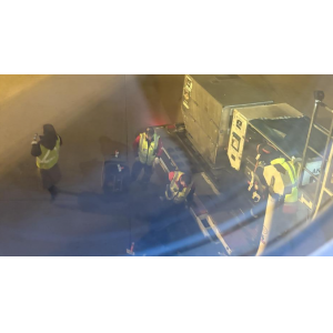 国际航班上外籍男子酒后滋扰乘客 中国女博士英语反击获赞